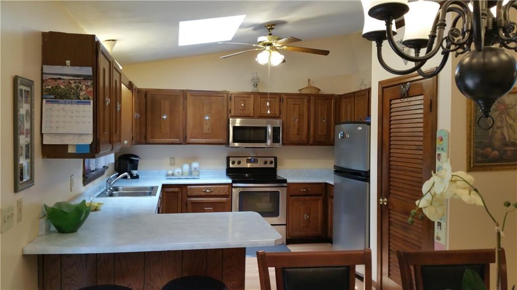 190 Crompton Road East Greenwich, RI 02818 - Photo 4 of 30 Kitchen