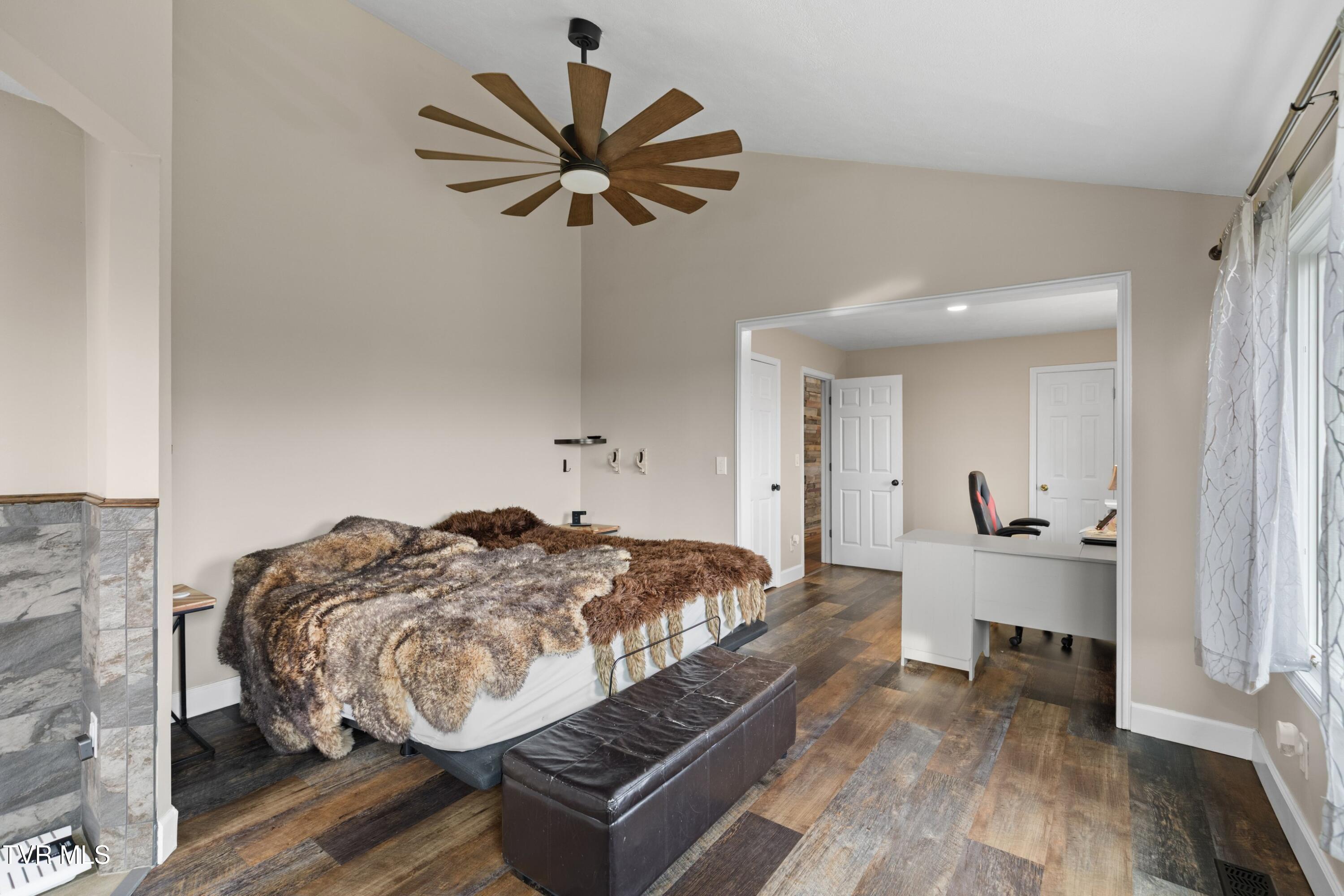 1690 Goodman Loop Bulls Gap, TN 37711 - Photo 11 of 46 011-1690GoodmanLoop-BullsGap-TN-37711-SM