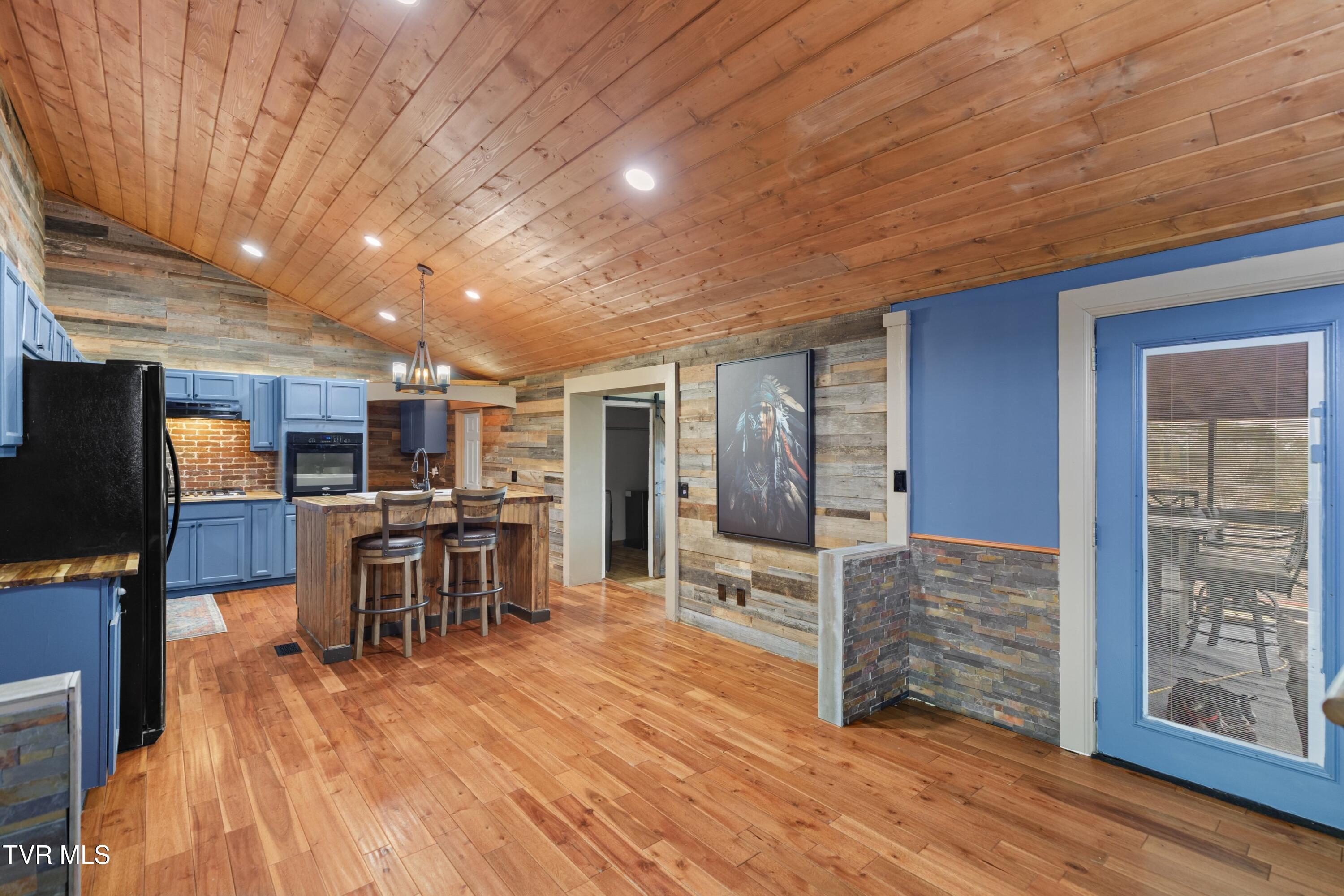 1690 Goodman Loop Bulls Gap, TN 37711 - Photo 16 of 46 016-1690GoodmanLoop-BullsGap-TN-37711-SM