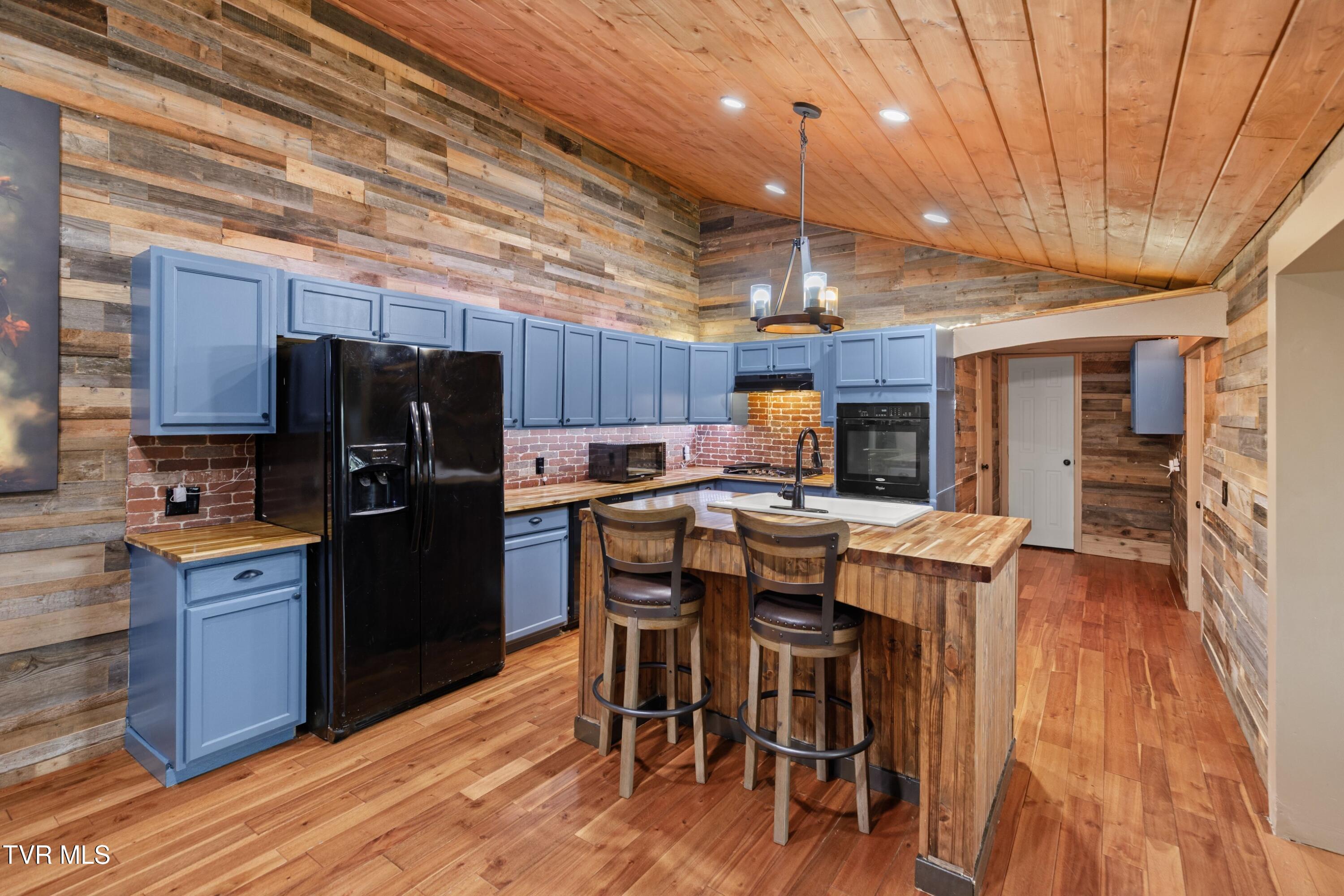 1690 Goodman Loop Bulls Gap, TN 37711 - Photo 17 of 46 017-1690GoodmanLoop-BullsGap-TN-37711-SM