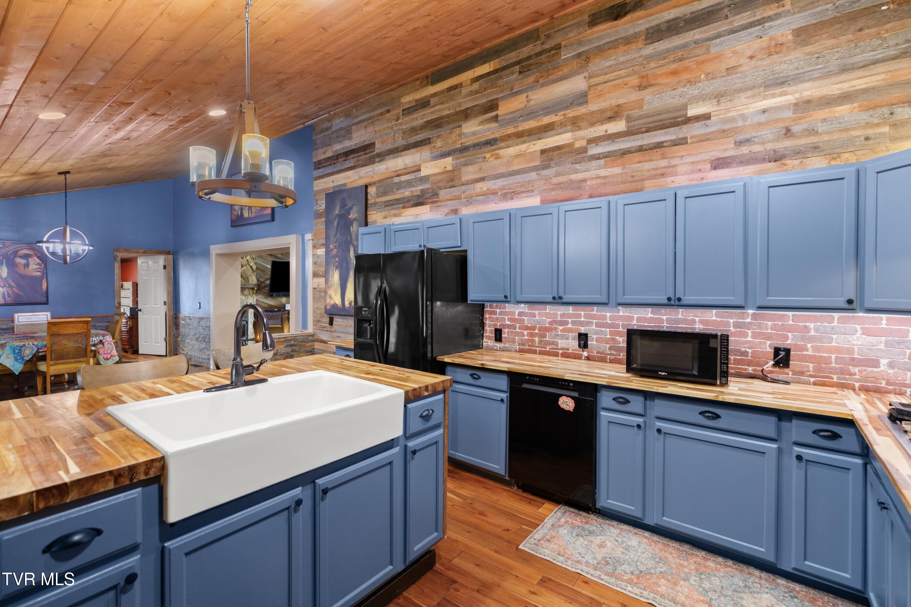 1690 Goodman Loop Bulls Gap, TN 37711 - Photo 18 of 46 018-1690GoodmanLoop-BullsGap-TN-37711-SM