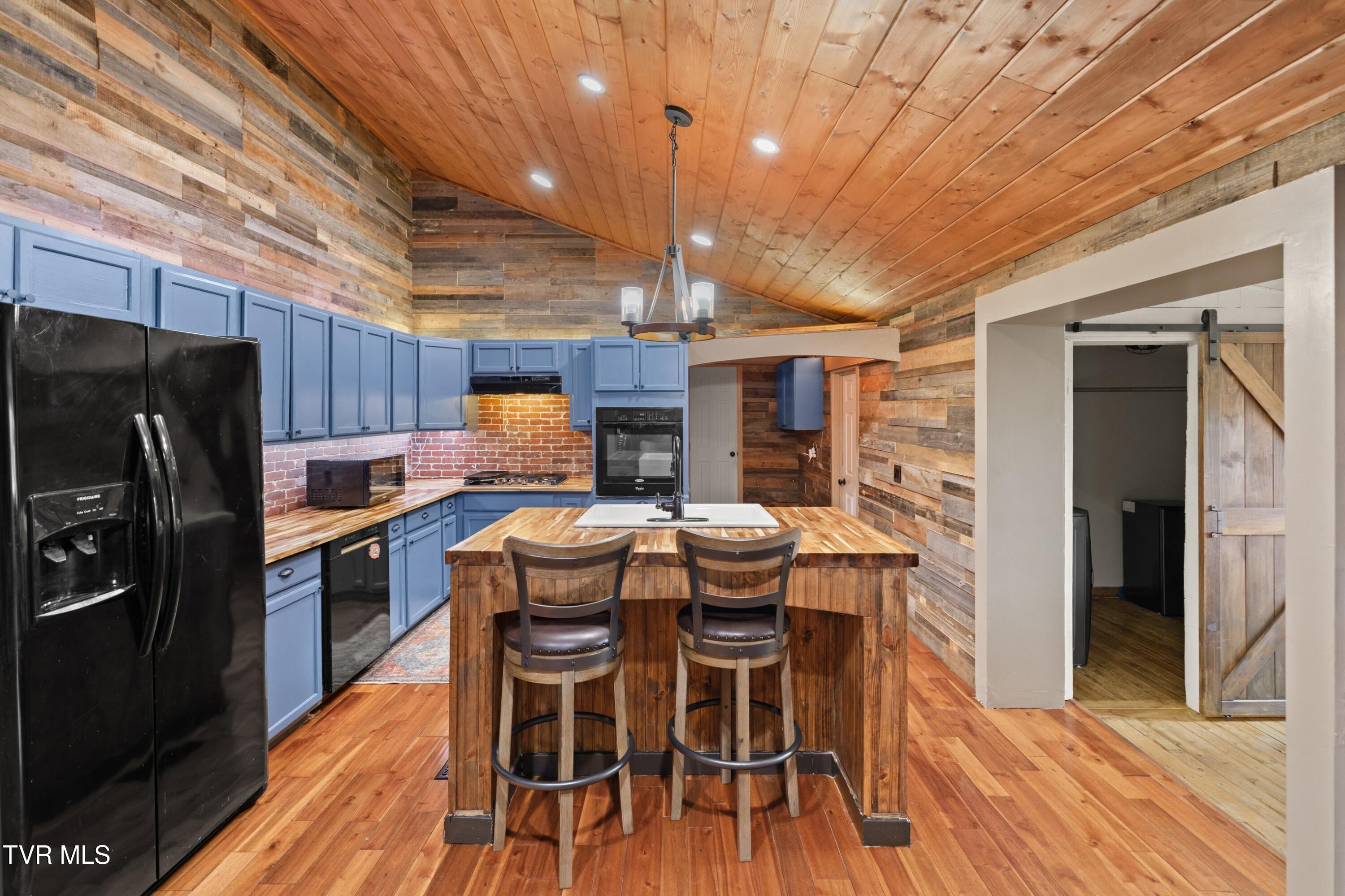 1690 Goodman Loop Bulls Gap, TN 37711 - Photo 20 of 46 020-1690GoodmanLoop-BullsGap-TN-37711-SM