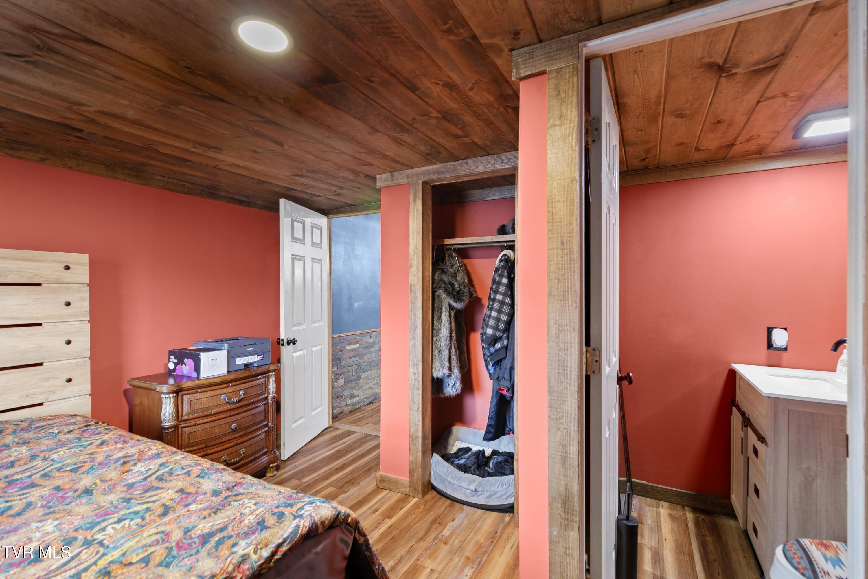 1690 Goodman Loop Bulls Gap, TN 37711 - Photo 24 of 46 024-1690GoodmanLoop-BullsGap-TN-37711-SM