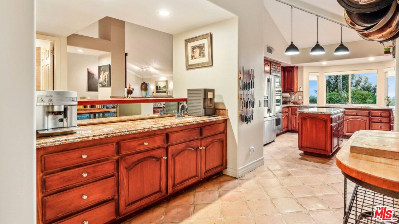 3548 Rosa Way Fallbrook, CA 92028 - Photo 20 of 49 a spacious bathroom with a tub sink and mirror