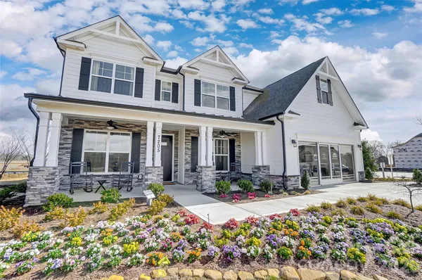 $869,500 | 7205 Farmingdale Lane, Harrisburg, NC 28075