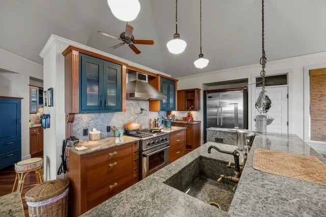 $1,469,500 | 2380 Kamehameha V Highway, Kaunakakai, HI 96748