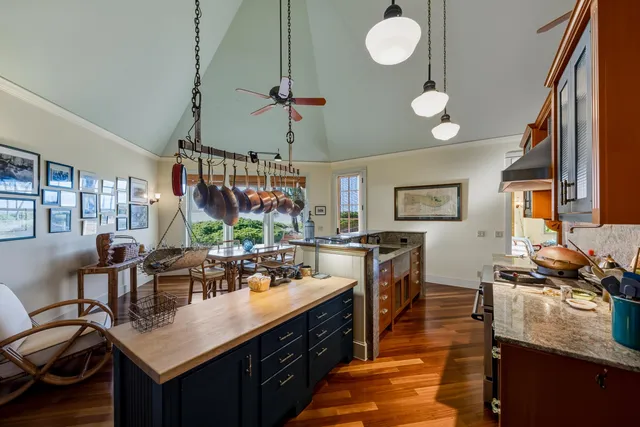 $1,469,500 | 2380 Kamehameha V Highway, Kaunakakai, HI 96748