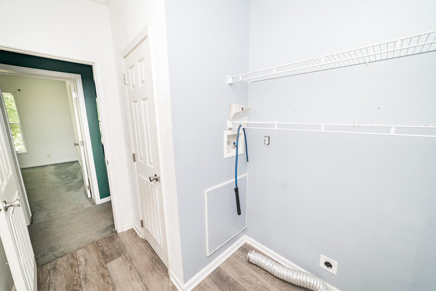 2690 Lipscomb Road Moneta, VA 24121 - Photo 16 of 23 Lipscomb-LAUNDRY1
