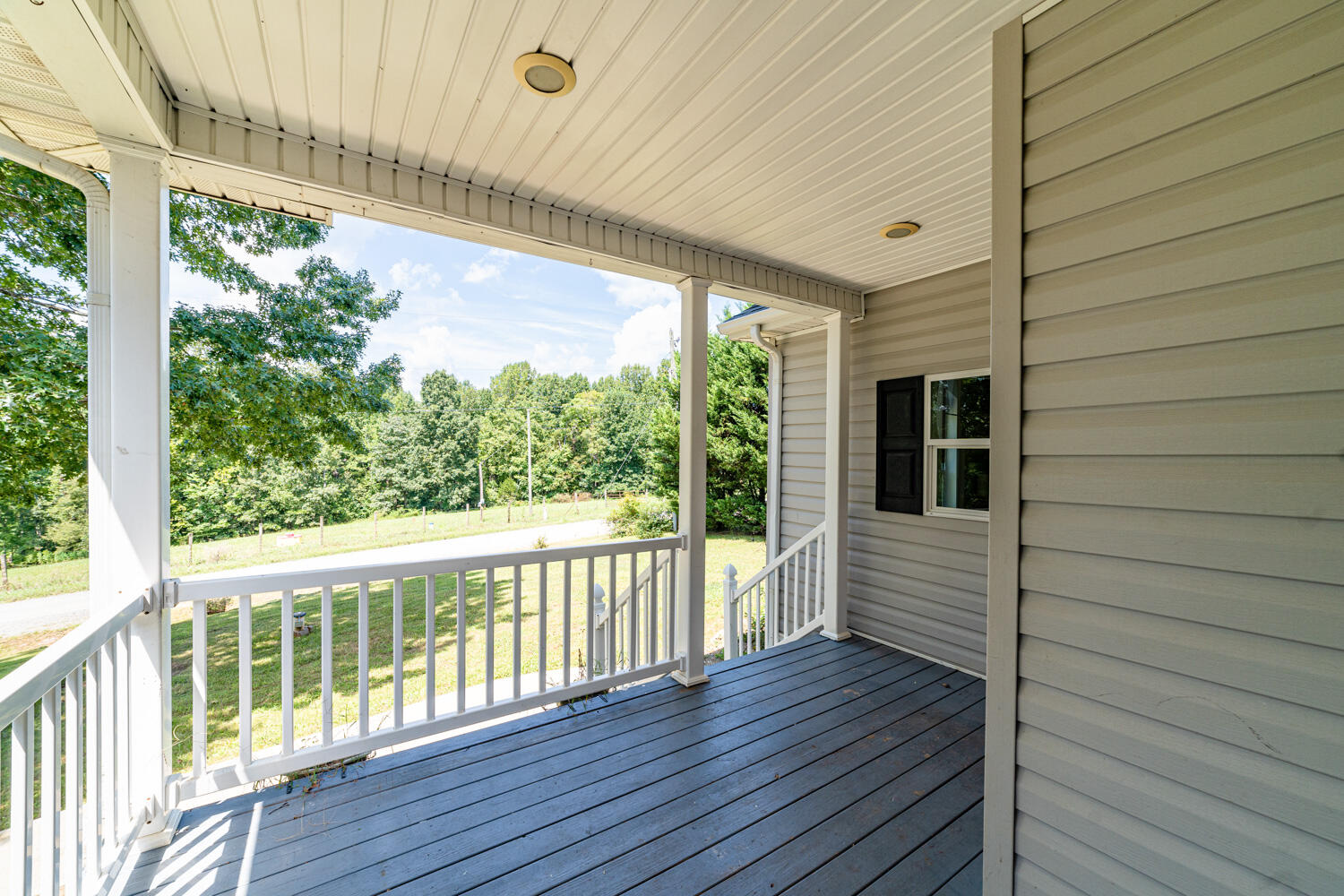 2690 Lipscomb Road Moneta, VA 24121 - Photo 2 of 23 Lipscomb-frontporch