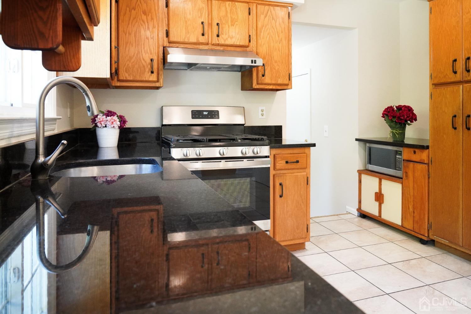 16 Mundy Road East Brunswick, NJ 08816 - Photo 12 of 53 Gallery Image 12