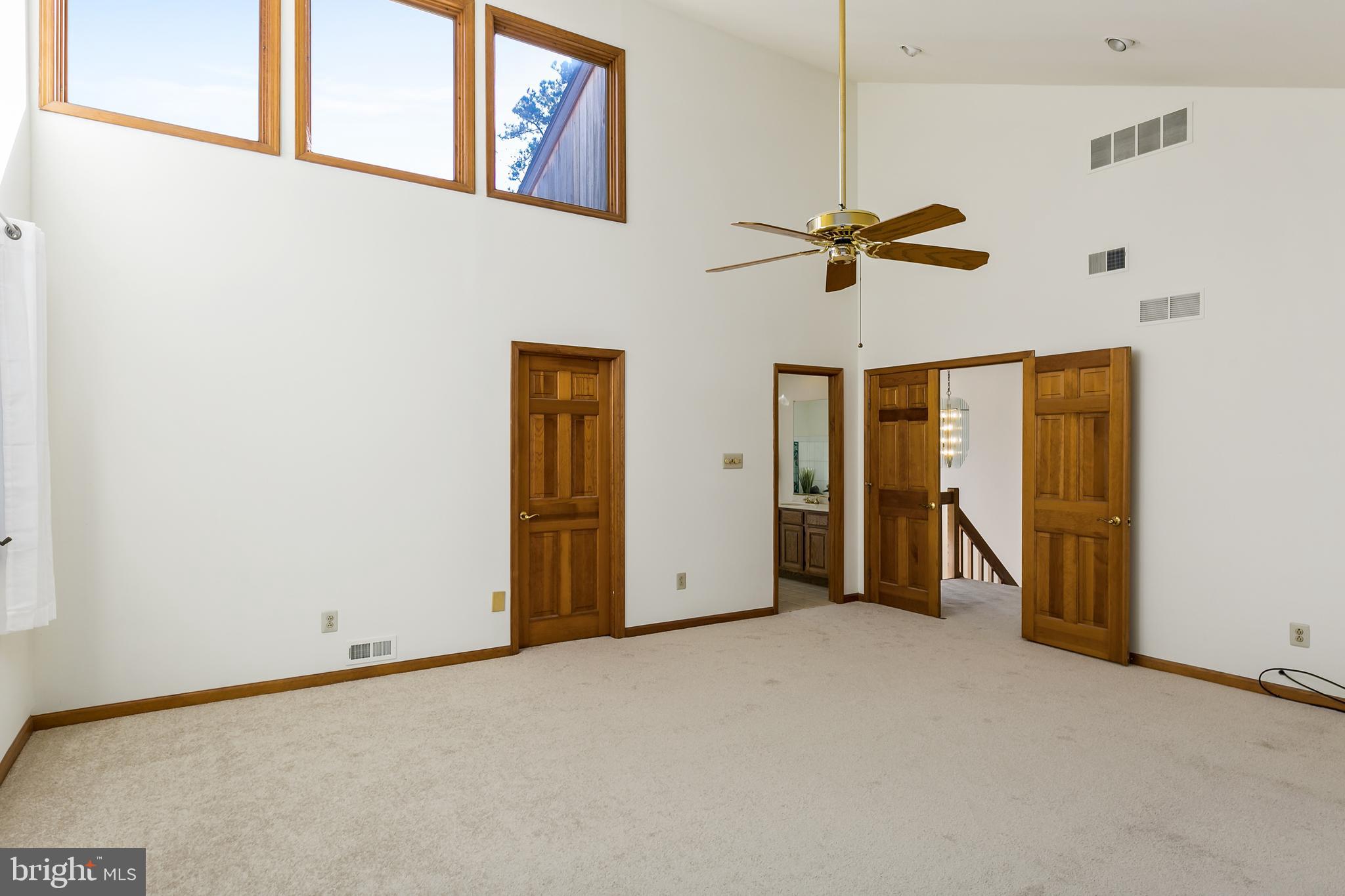 302 Hopewell Road Marlton, NJ 08053 - Photo 23 of 40 Master bedroom - vaulted ceilings, new carpet