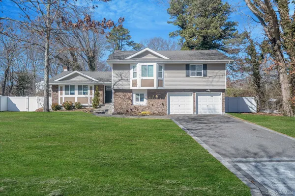 $675,000 | 17 Rolling Hills Drive, Ridge, NY 11961