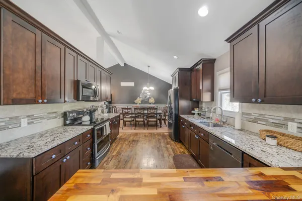 $675,000 | 17 Rolling Hills Drive, Ridge, NY 11961