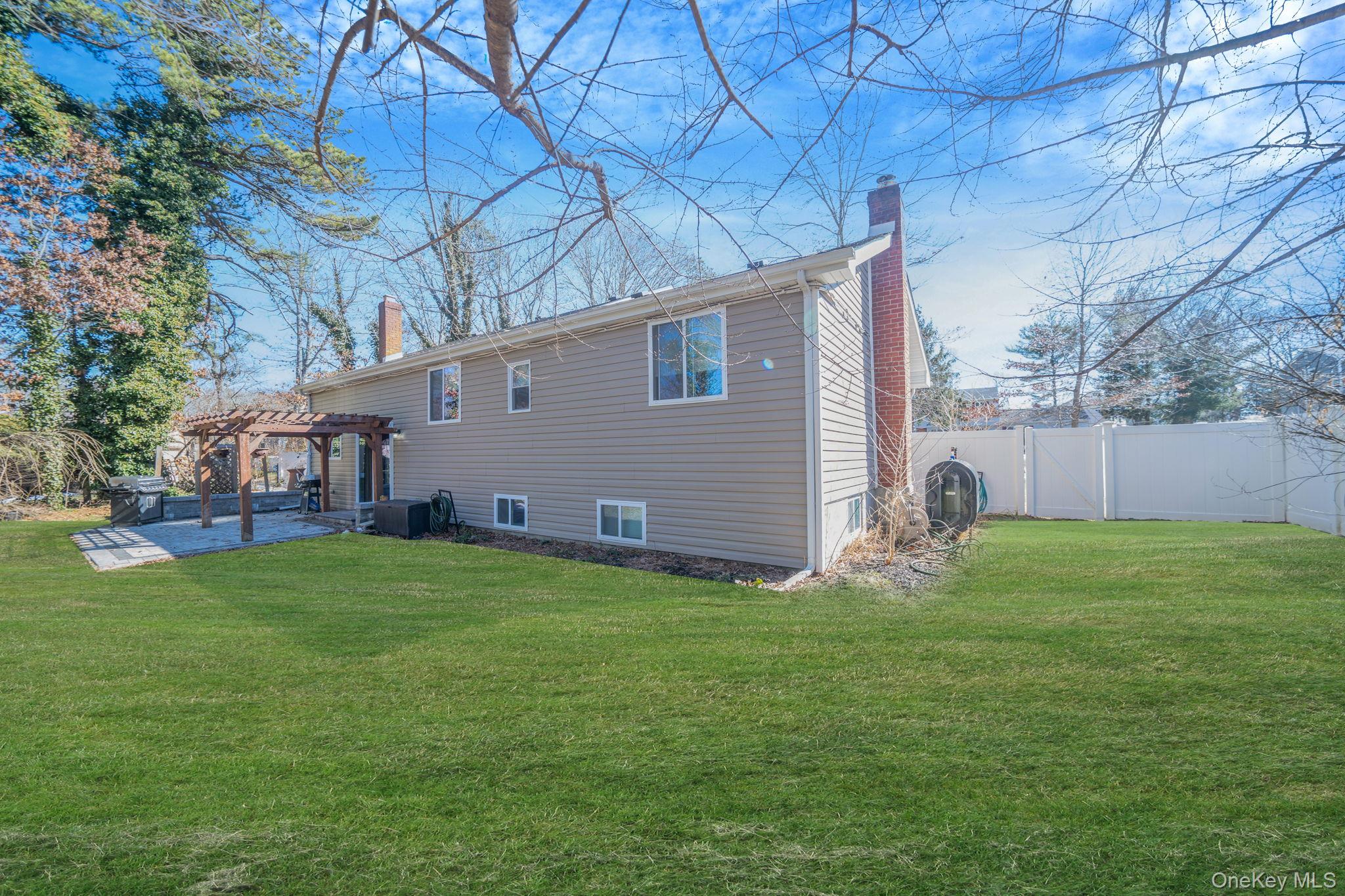 17 Rolling Hills Drive Ridge, NY 11961 - Photo 42 of 44