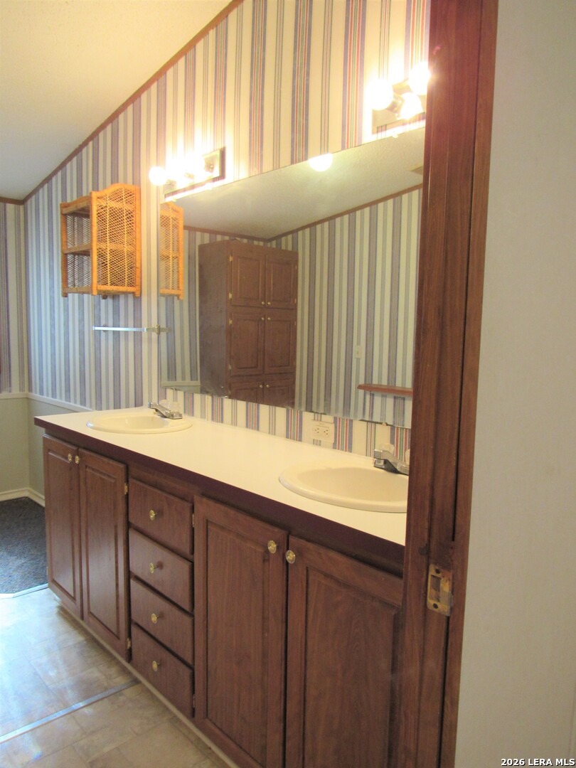 234 Redford Road Pipe Creek, TX 78063 - Photo 11 of 15