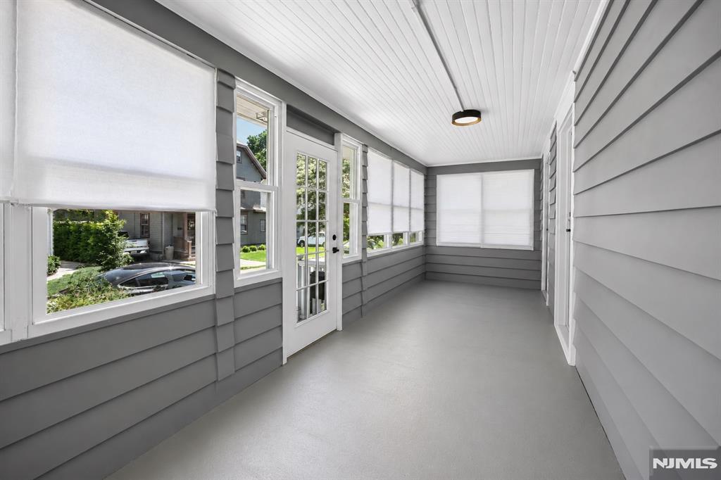 10 Mountain Place Montclair, NJ 07043 - Photo 3 of 20