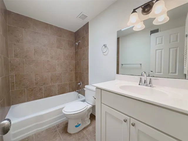 $1,850 | 2704 San Pedro Street, Unit 16, Austin, TX 78705