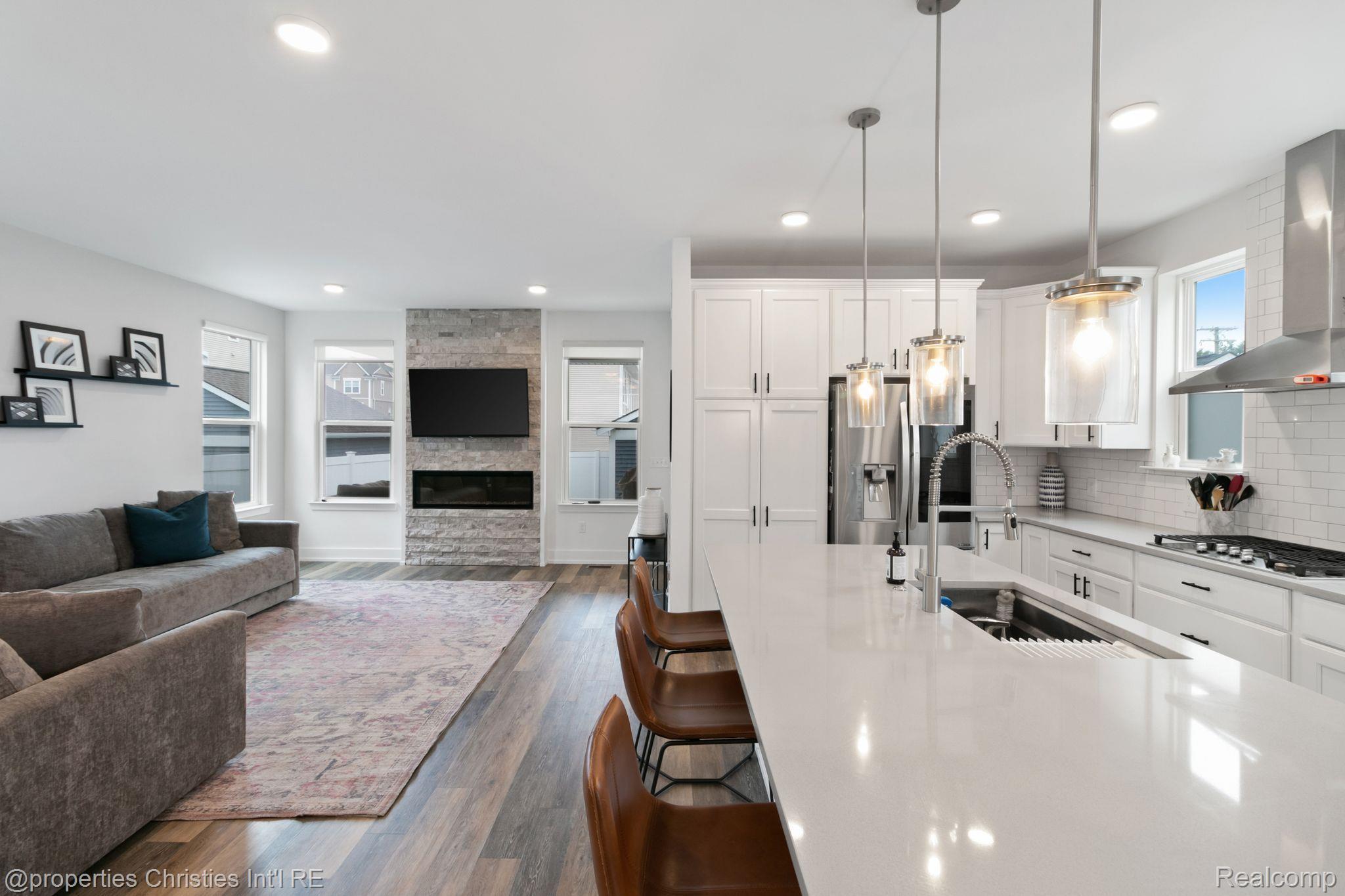2561 Massoit Road Royal Oak, MI 48073 - Photo 3 of 34 Gallery Image 3