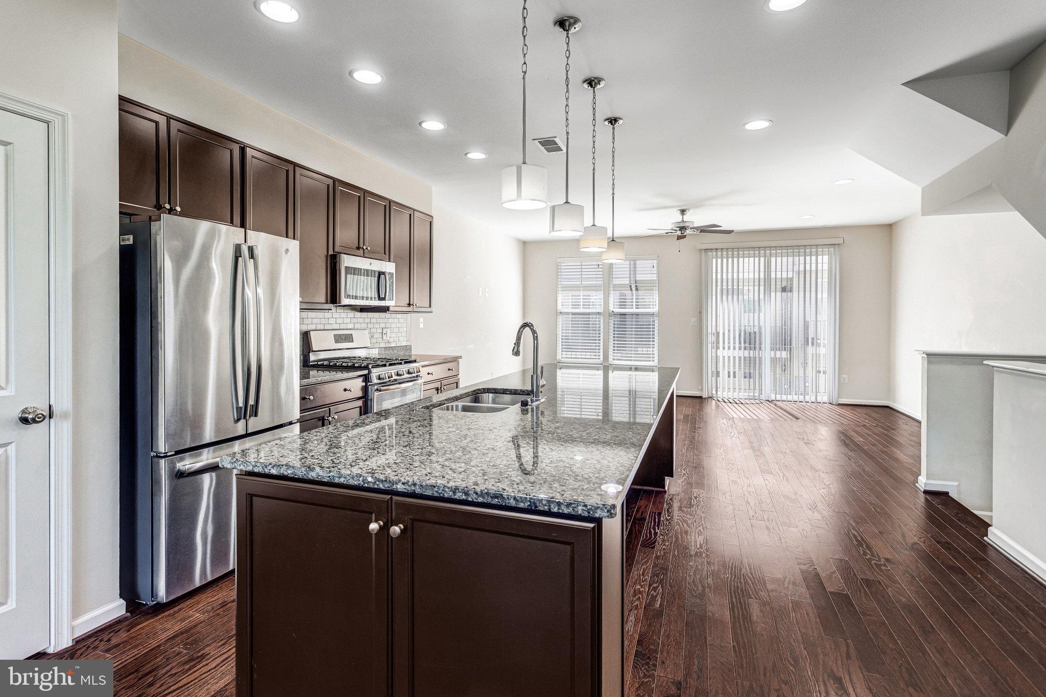 8940 Dahlgren Ridge Road Manassas, VA 20111 - Photo 6 of 36 Gallery Image 6