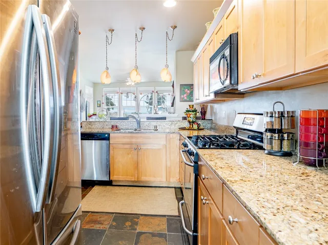 $390,000 | 4819 Alderson Road, Unit 302, Blaine, WA 98230