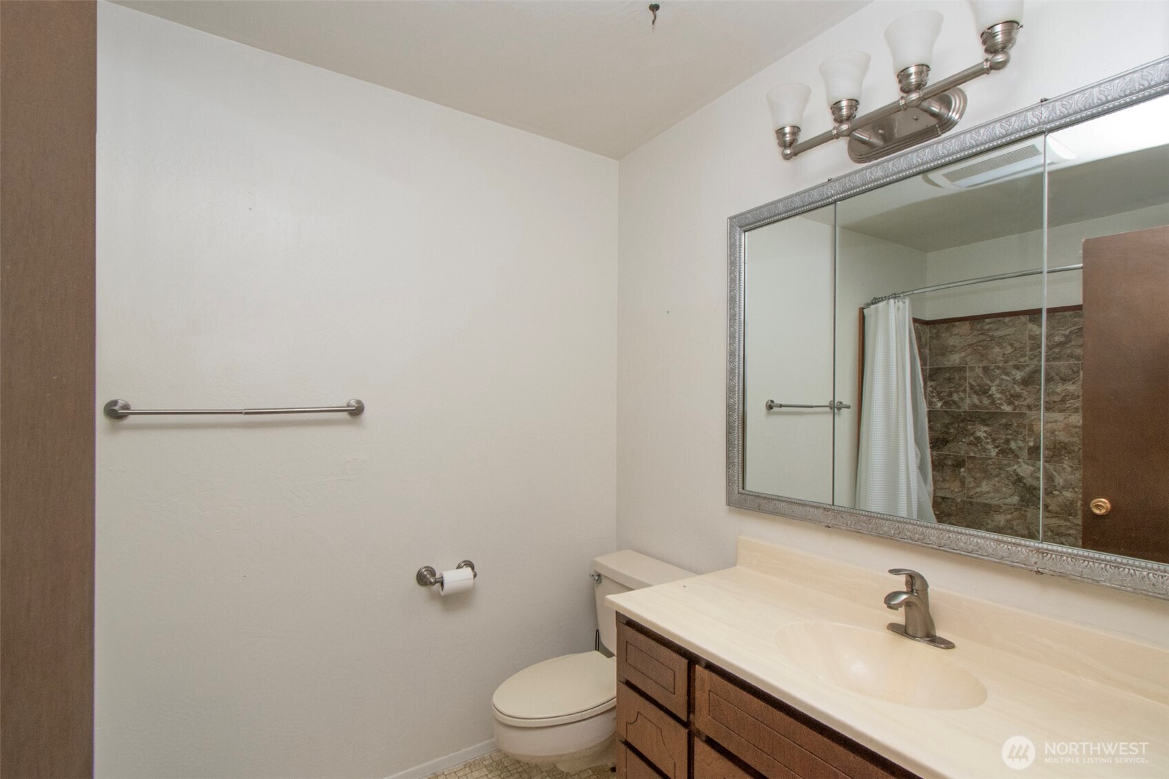 537 Herrick Road Port Angeles, WA 98363 - Photo 16 of 33