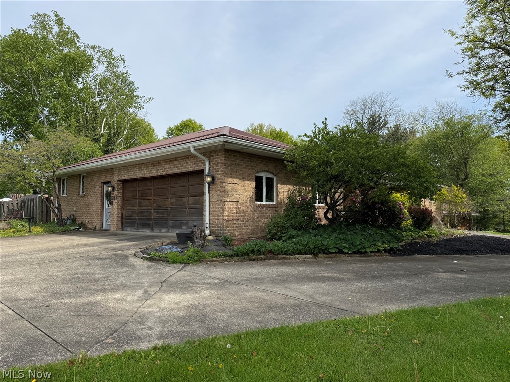 8243 North Lima Road Youngstown, OH 44514 - Photo 50 of 50 attached garage