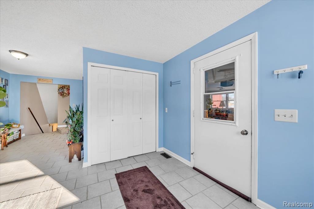 9169 Graytrax Road Grand Blanc, MI 48439 - Photo 7 of 41 Gallery Image 7