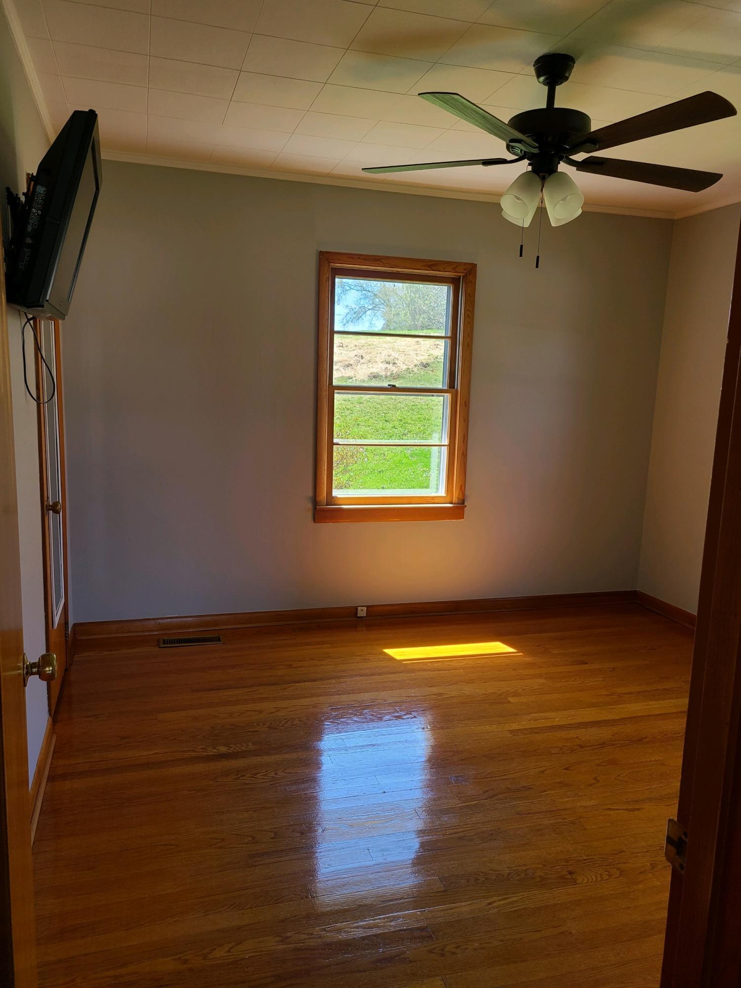 291 Slate Branch Road Somerset, KY 42503 - Photo 11 of 15 IMG_2294