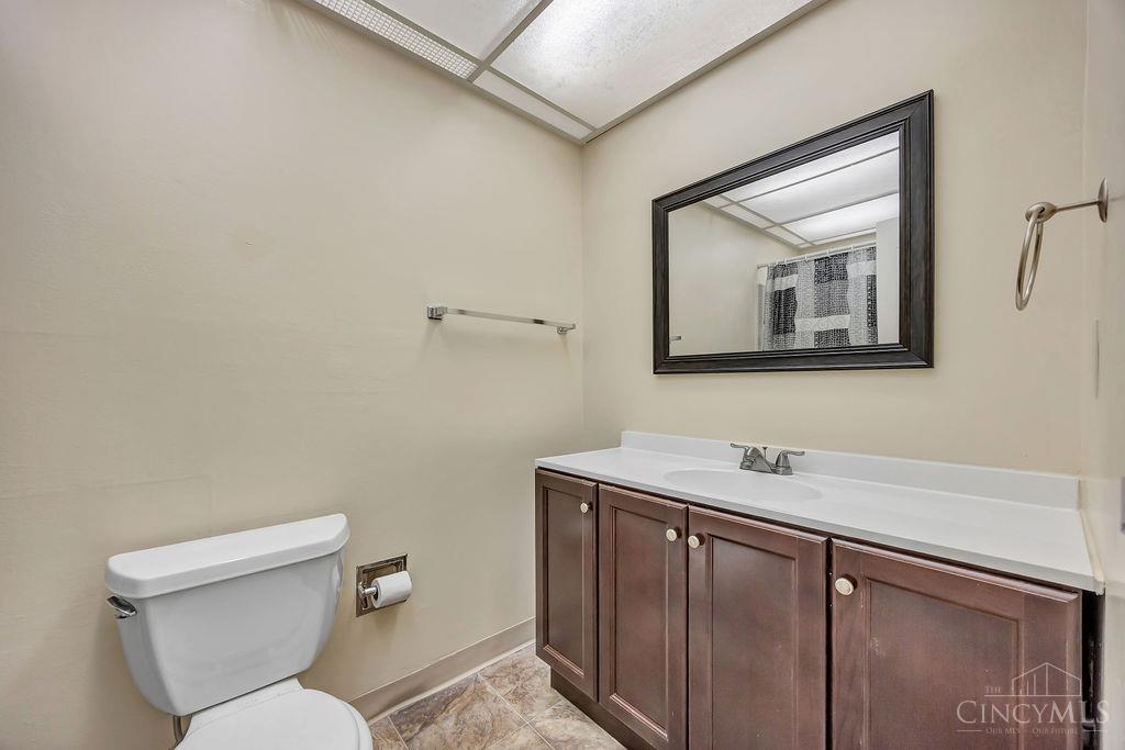 399 West Galbraith Road, Unit 101 Cincinnati, OH 45215 - Photo 22 of 35