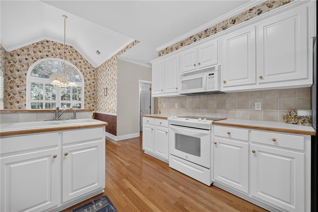 1114 Maple Creek Ridge Loganville, GA 30052 - Photo 14 of 45