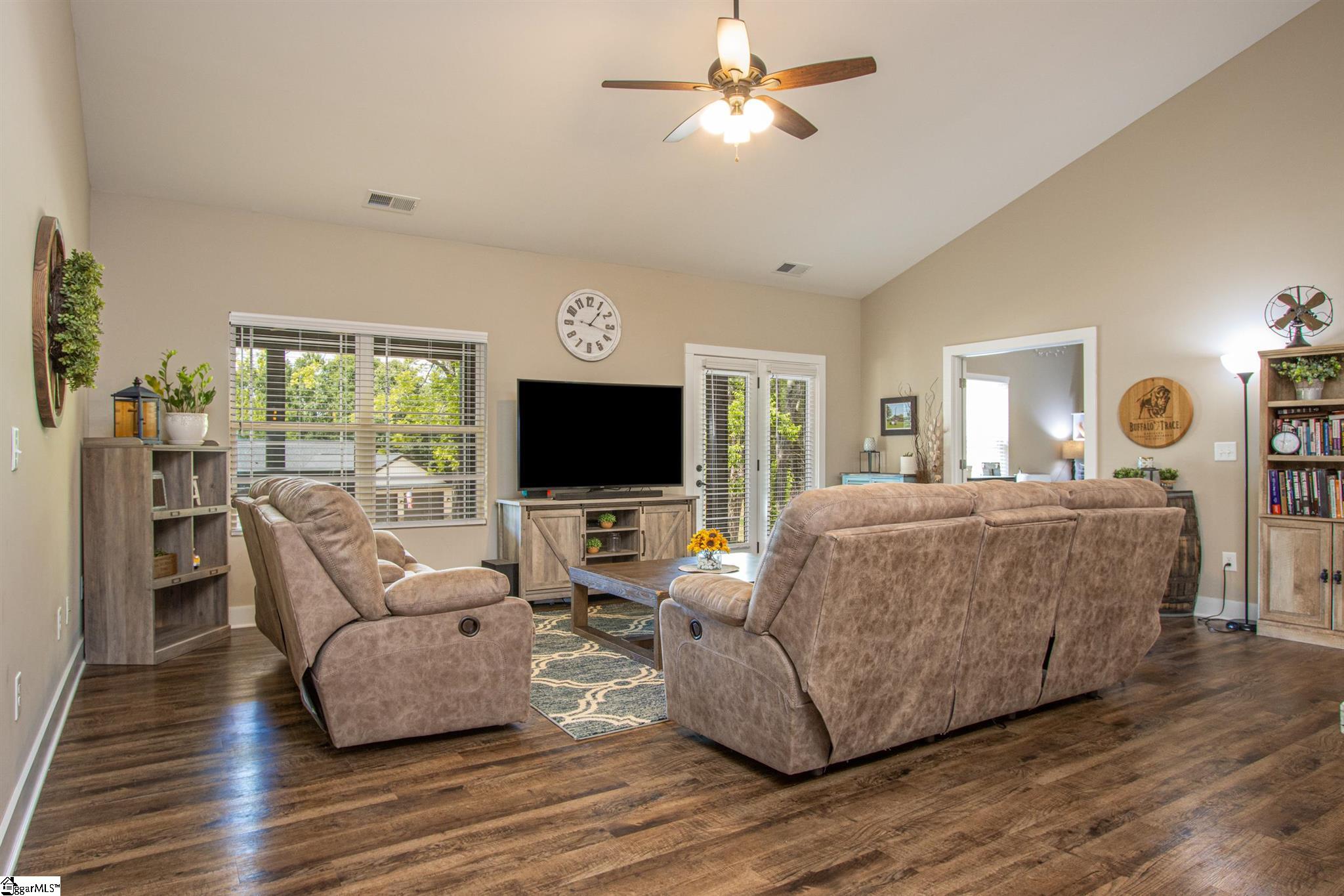 105 Wham Lawn Road Gray Court, SC 29645 - Photo 3 of 33
