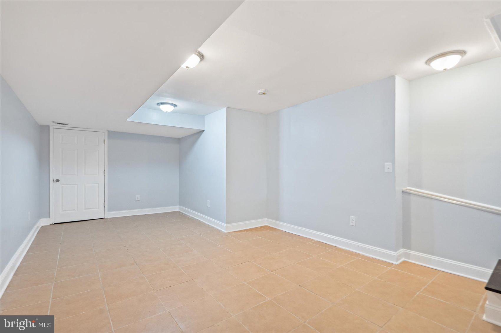 1604 North Broadway Baltimore, MD 21213 - Photo 30 of 39 a view of an empty room