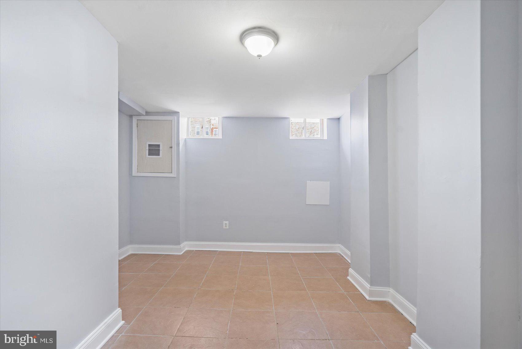 1604 North Broadway Baltimore, MD 21213 - Photo 35 of 39 a view of an empty room