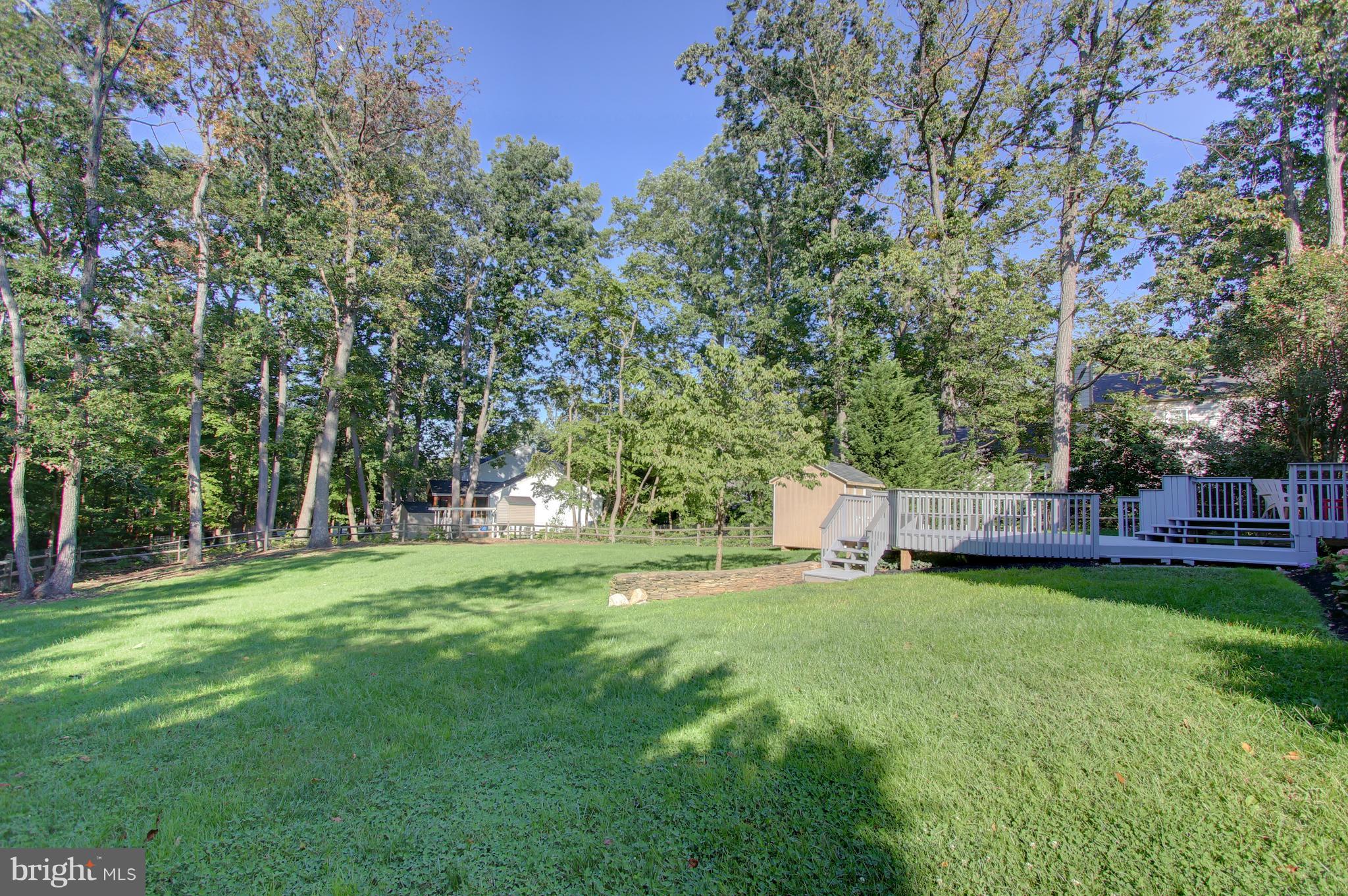 10228 Scaggsville Road Laurel, MD 20723 - Photo 4 of 30 Beautifully landscaped, fully fenced back yard.
