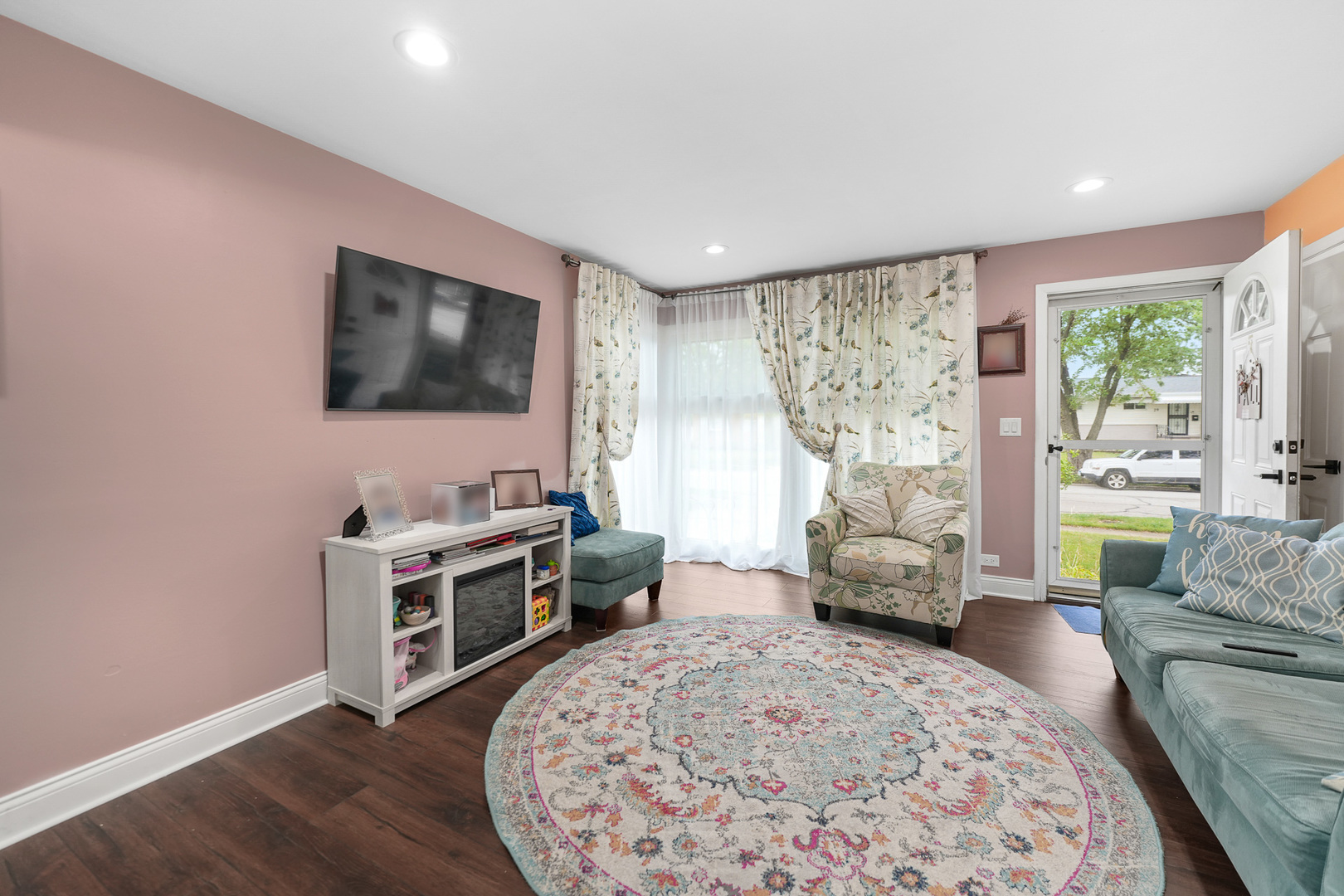 30 Joyce Lane Addison, IL 60101 - Photo 5 of 22 Gallery Image 5