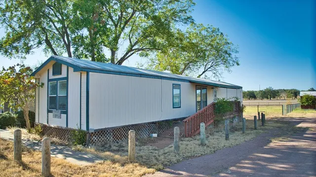 $369,900 | 717 East Rainey Street, Mason, TX 76856