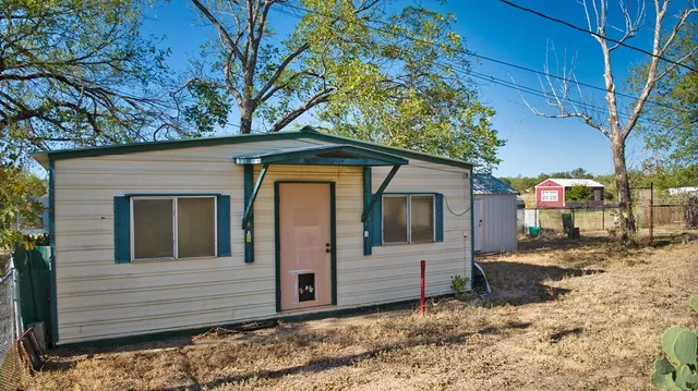 $369,900 | 717 East Rainey Street, Mason, TX 76856