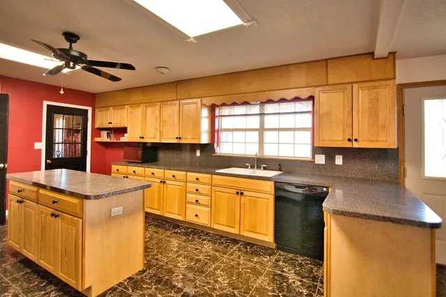 $369,900 | 717 East Rainey Street, Mason, TX 76856