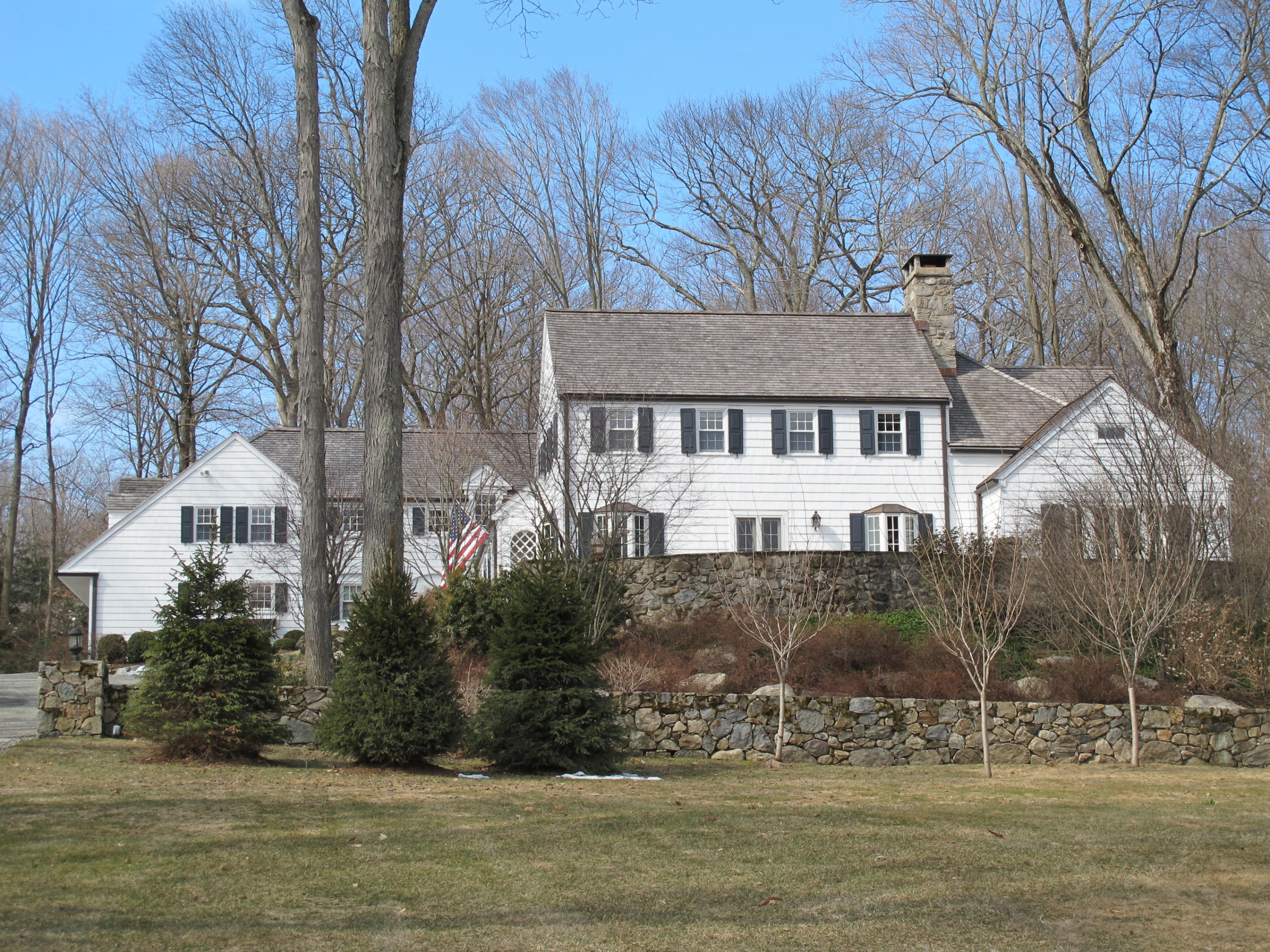 92 Valley Road New Canaan, CT 06840 - Photo 1 of 42 Front of House