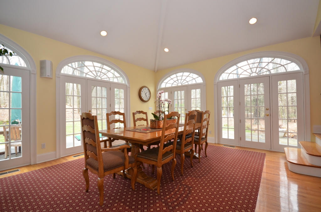 92 Valley Road New Canaan, CT 06840 - Photo 12 of 42 eating area
