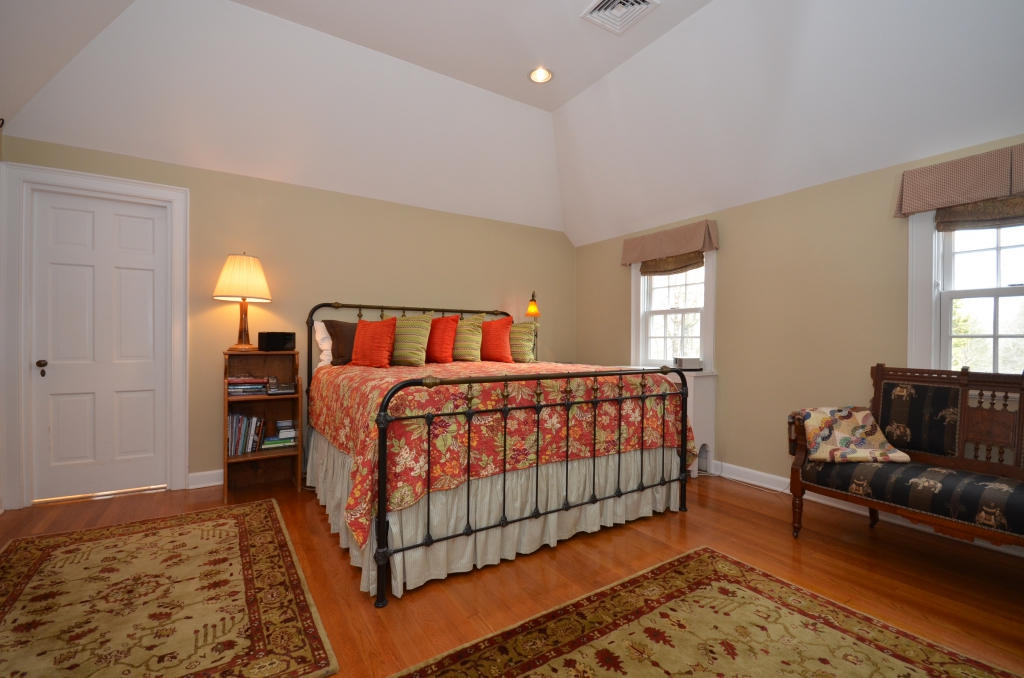 92 Valley Road New Canaan, CT 06840 - Photo 26 of 42 master bedroom