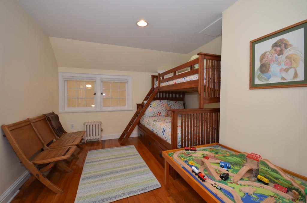 92 Valley Road New Canaan, CT 06840 - Photo 31 of 42 bedroom