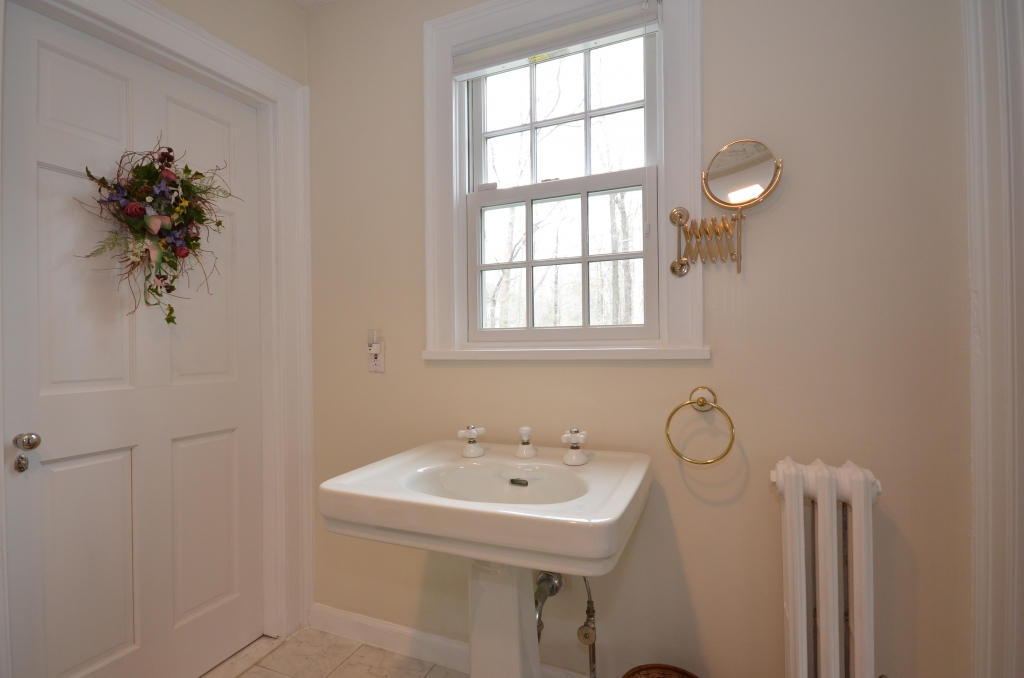 92 Valley Road New Canaan, CT 06840 - Photo 40 of 42 bath