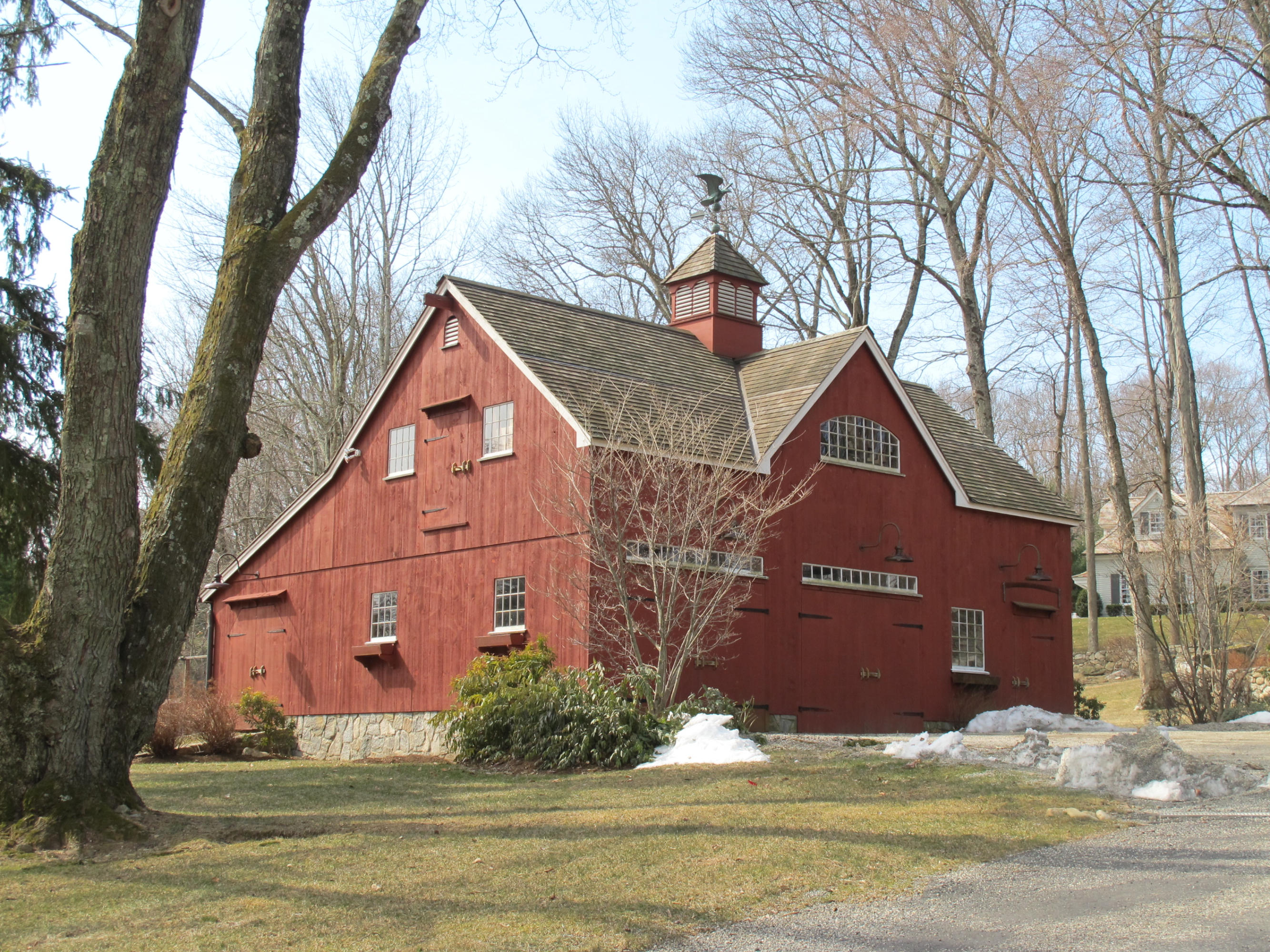 92 Valley Road New Canaan, CT 06840 - Photo 4 of 42 Barn w/heated wrkshp, 2 car bays, loft