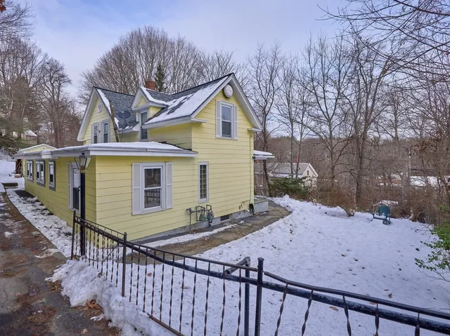 $420,000 | 122 Sanborn Street, Fitchburg, MA 01420