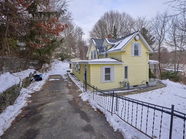 $420,000 | 122 Sanborn Street, Fitchburg, MA 01420