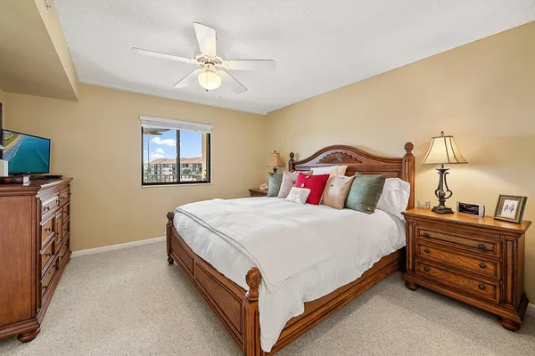 $525,000 | 1601 Marina Isle Way, Unit 402, Jupiter, FL 33477