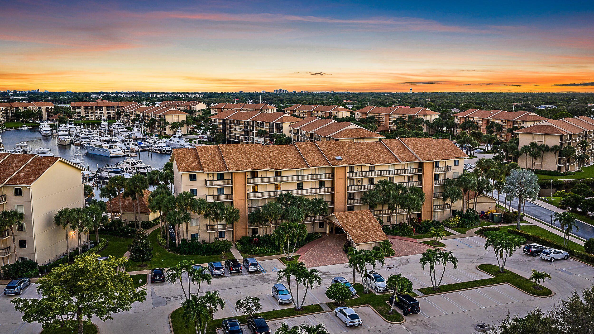 1601 Marina Isle Way, Unit 402 Jupiter, FL 33477 - Photo 22 of 37 Front View