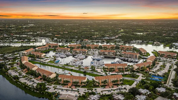 $525,000 | 1601 Marina Isle Way, Unit 402, Jupiter, FL 33477