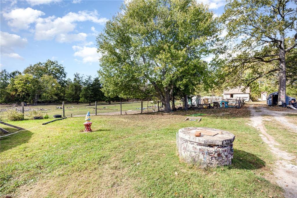 827 Shell Road Thomasville, NC 27360 - Photo 31 of 35